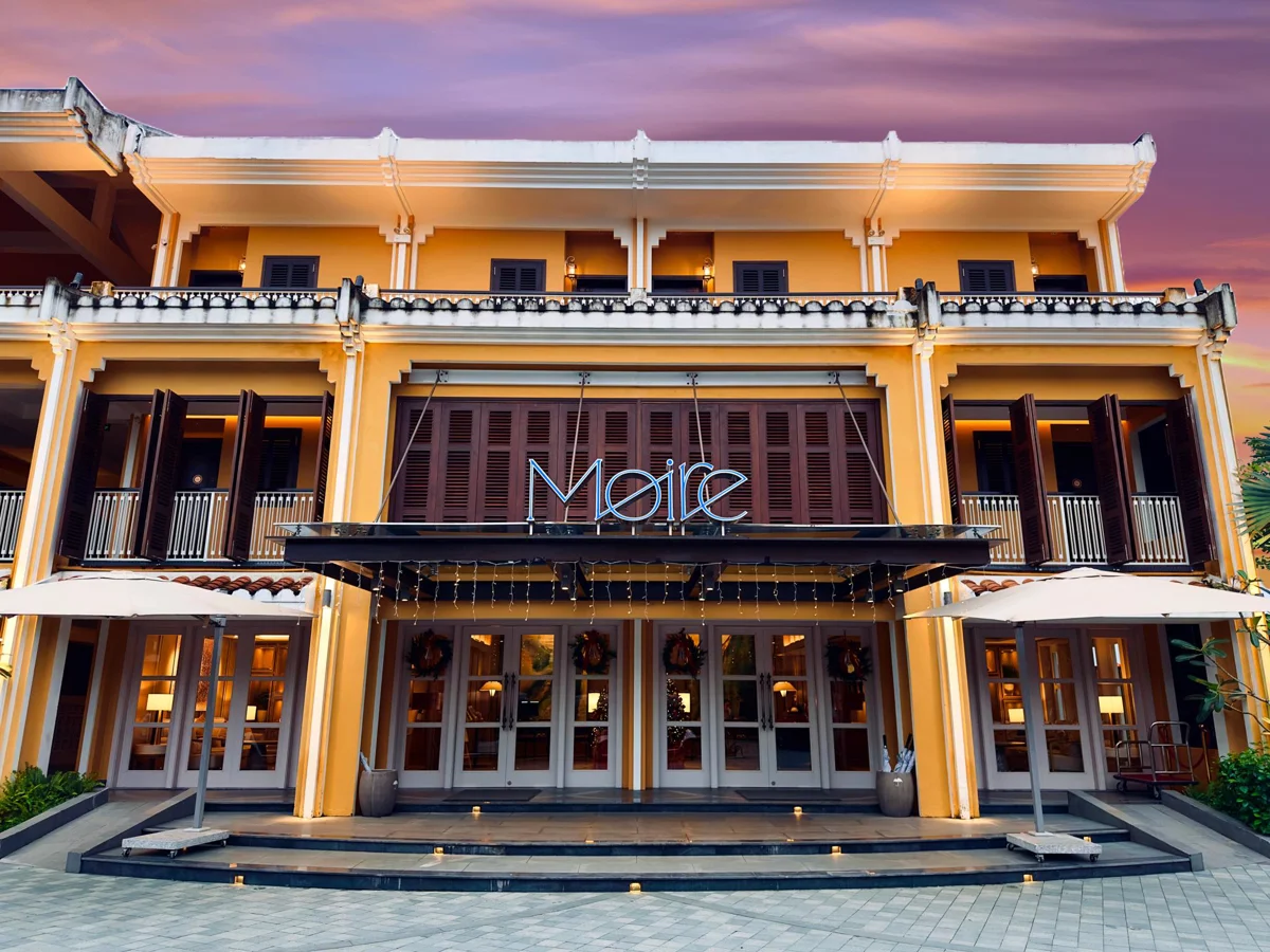 The design evokes the charm of the ancient town through its signature riverside golden hues, elevated by refined contemporary interiors.